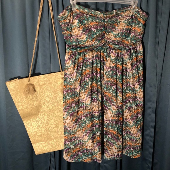 Multi color short dress. (Inventory tub #4). - Picture 6 of 10